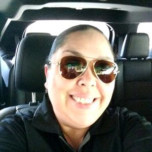 Meet your Posher, Mireya